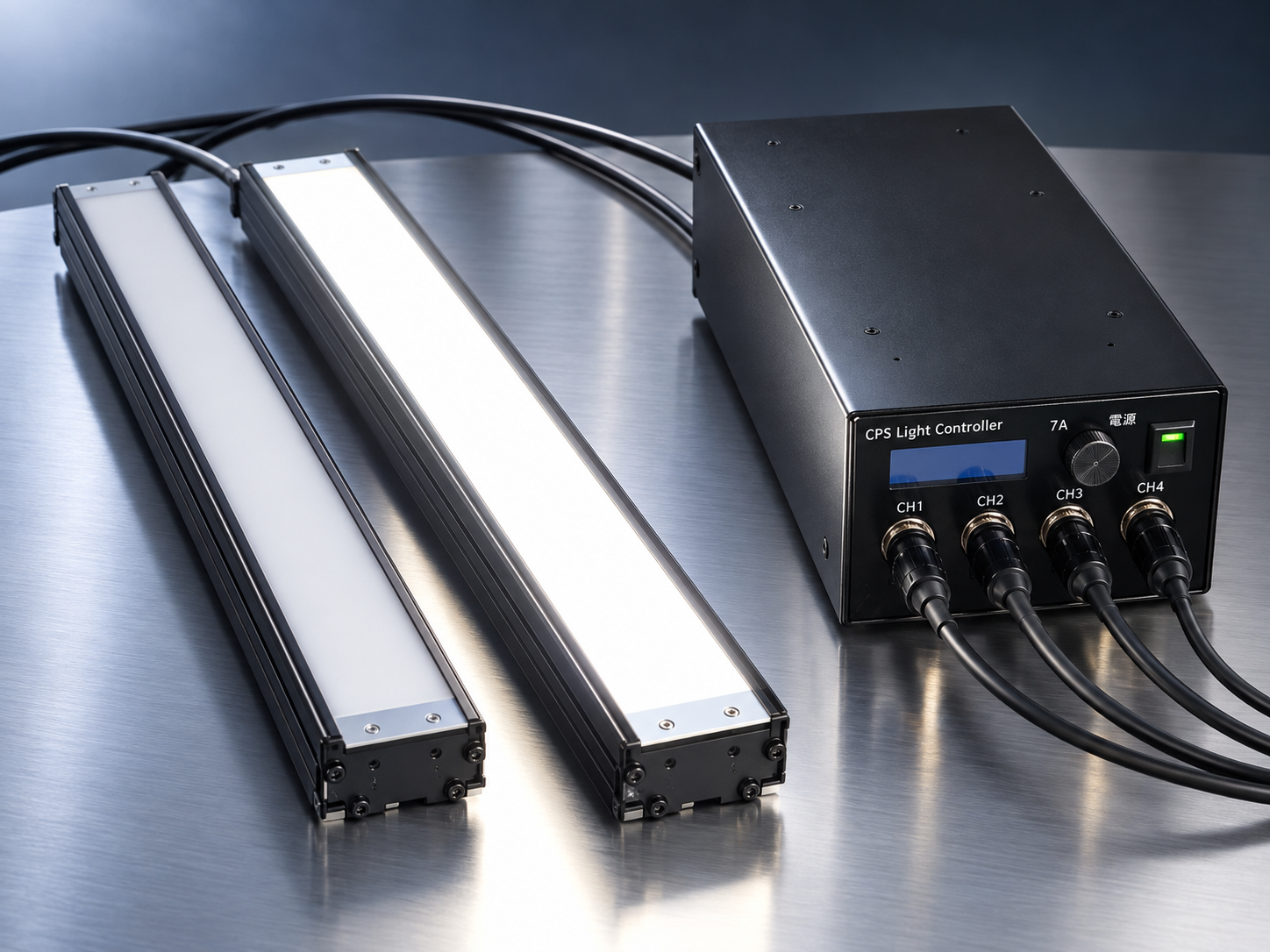 点灯したLEDバー照明と専用LED電源（4CH）